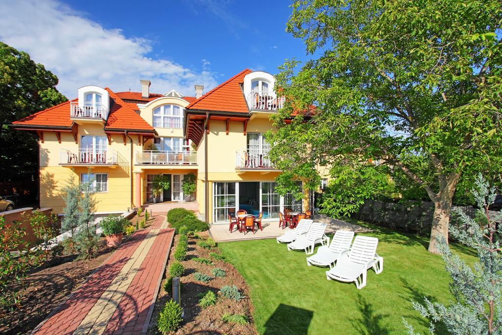 Balazs Villa Balatonfured Luaran gambar
