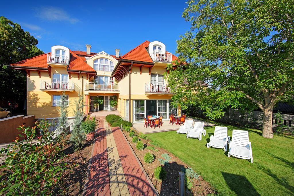 Balazs Villa Balatonfured Luaran gambar