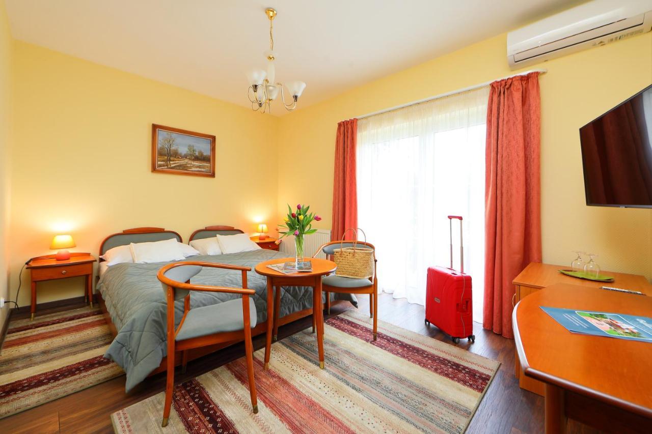Balazs Villa Balatonfured Luaran gambar