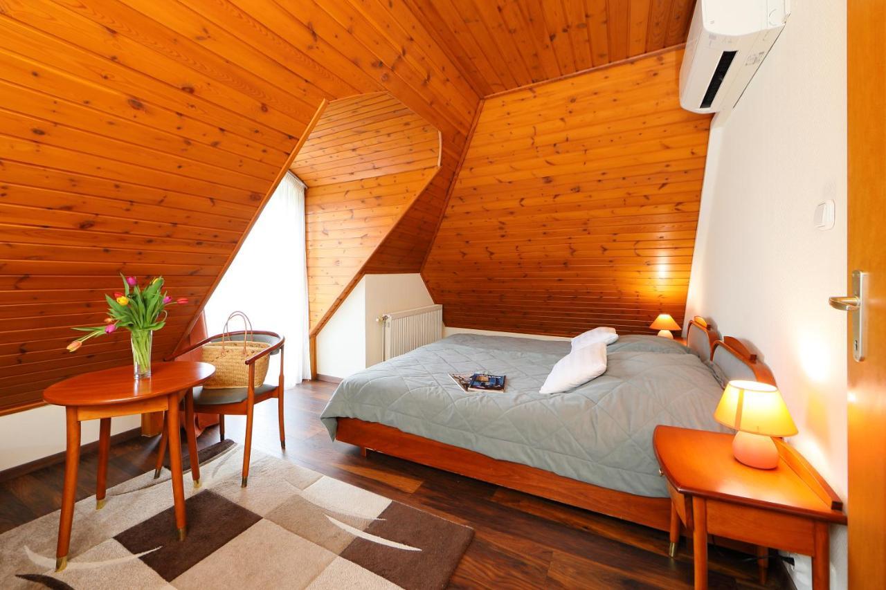 Balazs Villa Balatonfured Luaran gambar