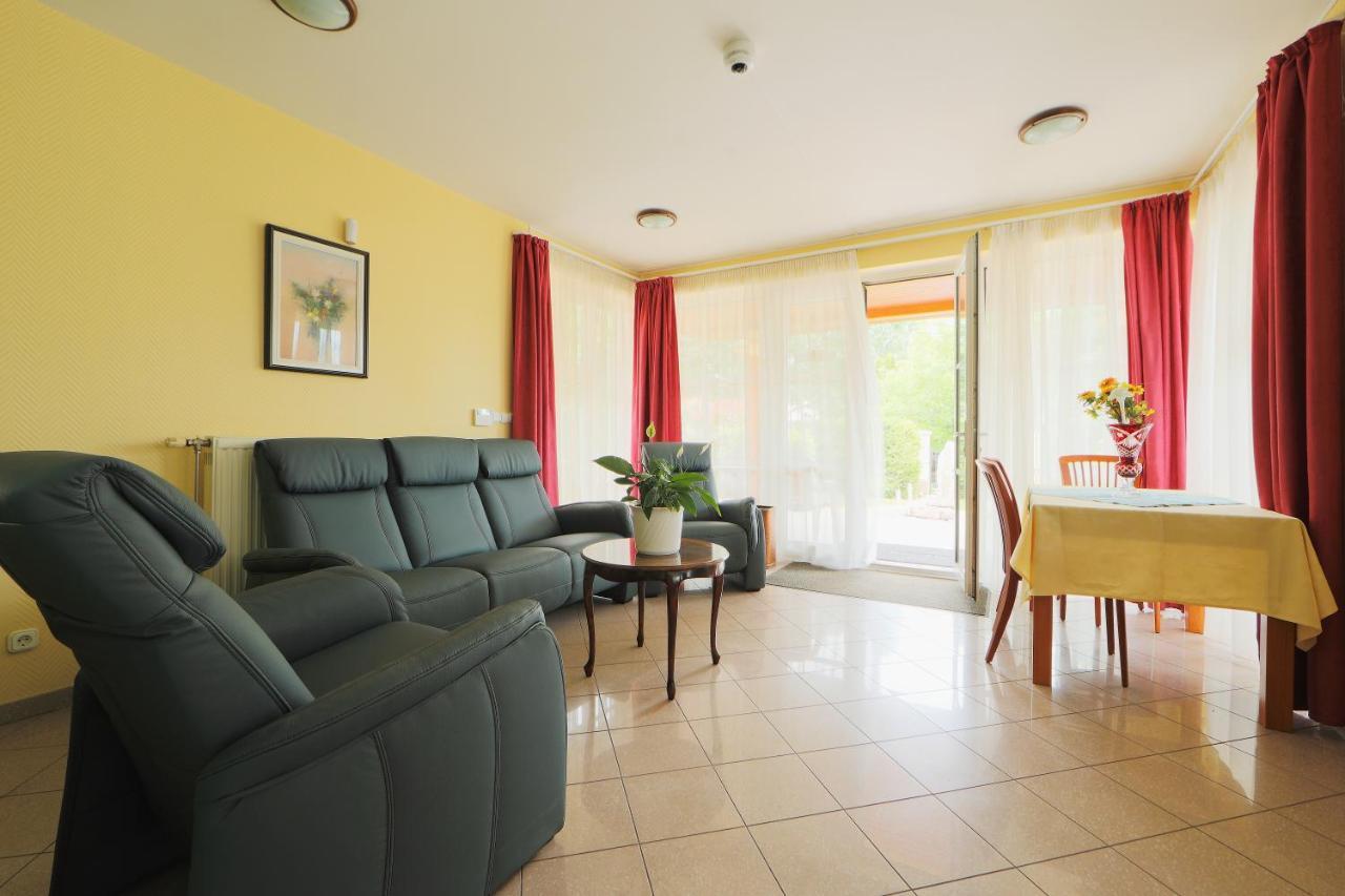 Balazs Villa Balatonfured Luaran gambar