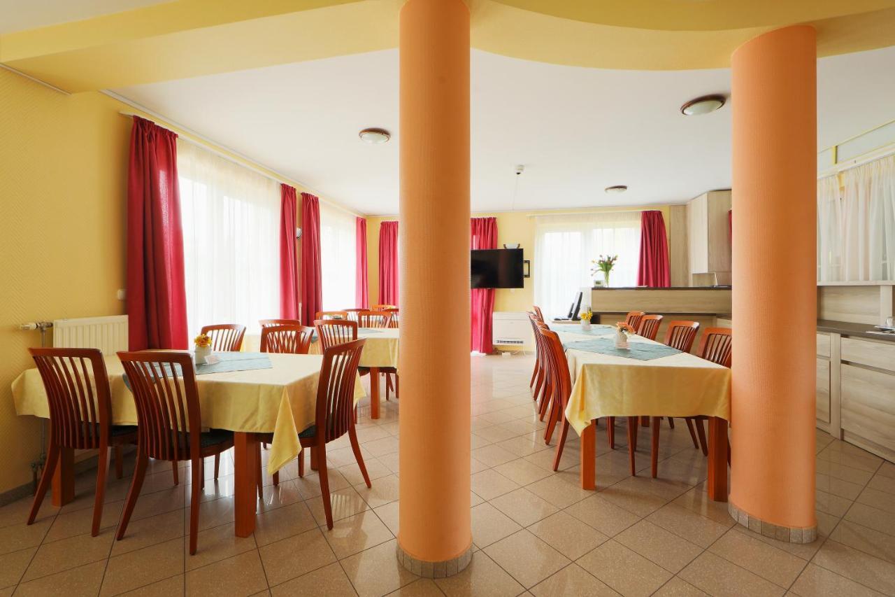 Balazs Villa Balatonfured Luaran gambar