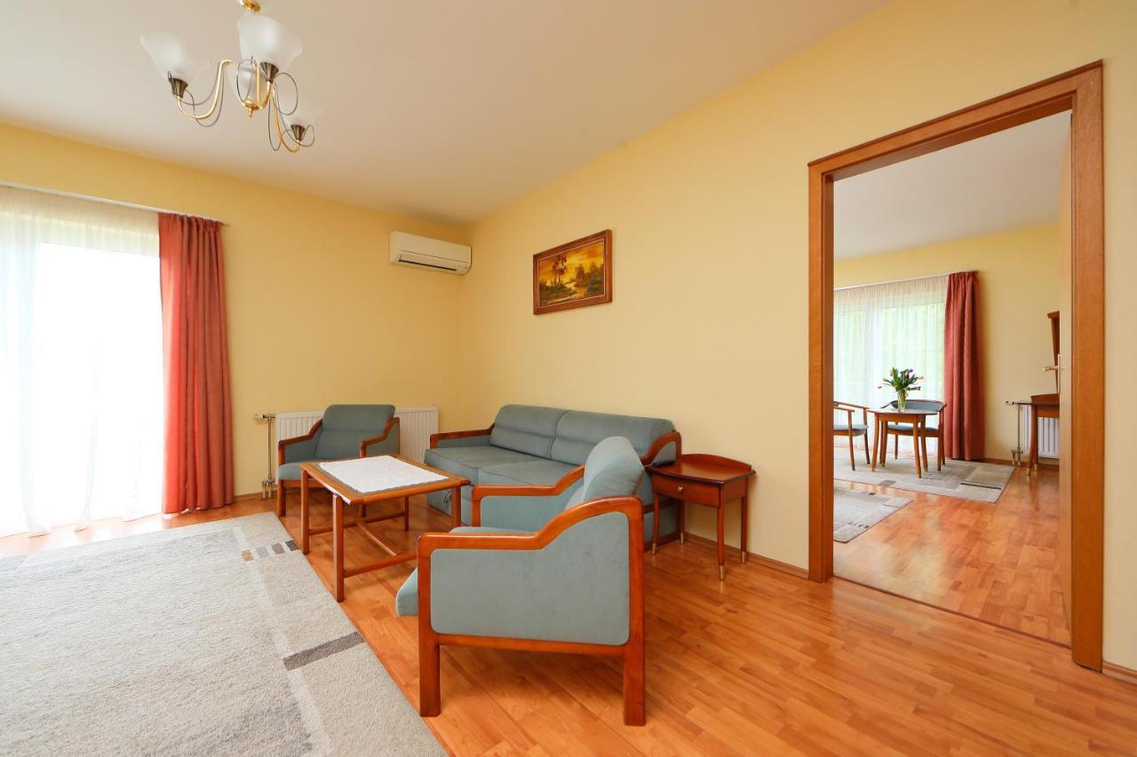 Balazs Villa Balatonfured Luaran gambar